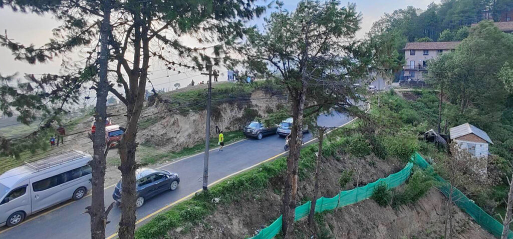 भक्तपुर–नगरकोट सडक स्तरोन्नति सुरु