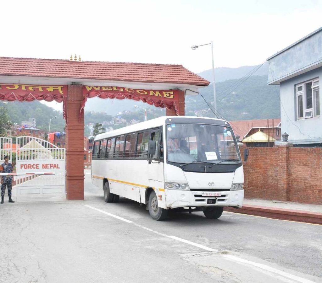 नेपाल प्रहरीसँगै सशस्त्रद्धारा उपत्यकामा निःशुल्क बस सेवा संचालन