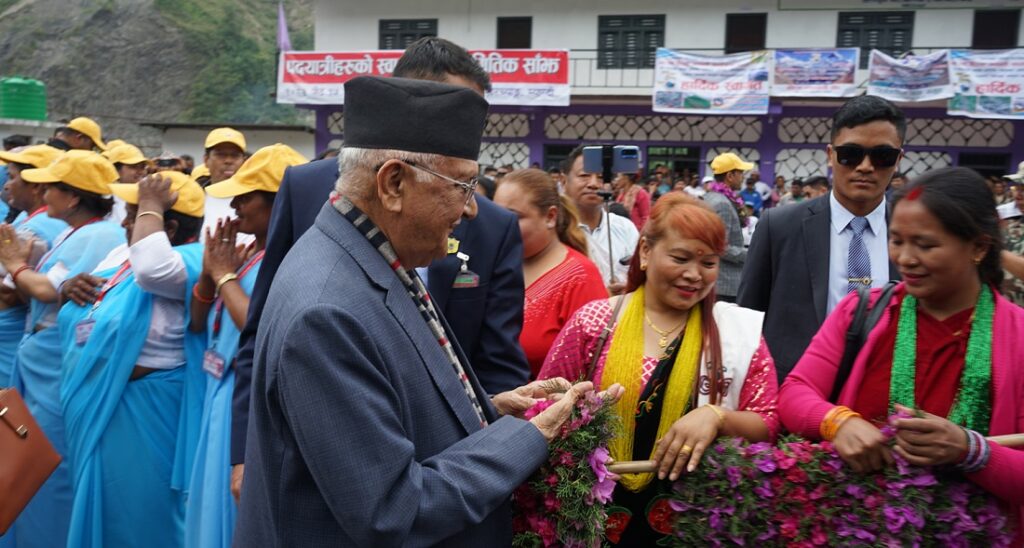 अन्नपूर्ण हिमाल आरोहणको ७५औँ वार्षिकोत्सवलाई सम्बोधन गर्न प्रधानमन्त्री पुगे नारच्याङ