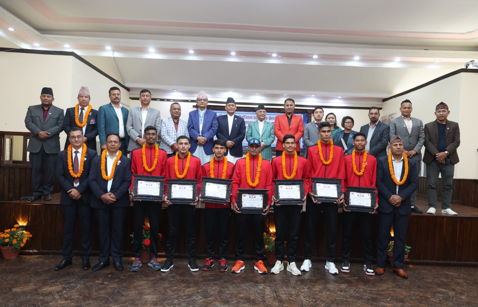 प्रधानमन्त्रीबाट अन्तर्राष्ट्रिय प्रतियोगितामा पदक विजेता खेलाडीलाई पुरस्कार प्रदान