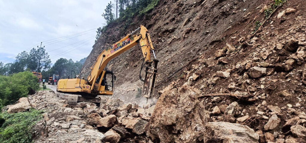 रिडी–तम्घास सडक अवरुद्ध