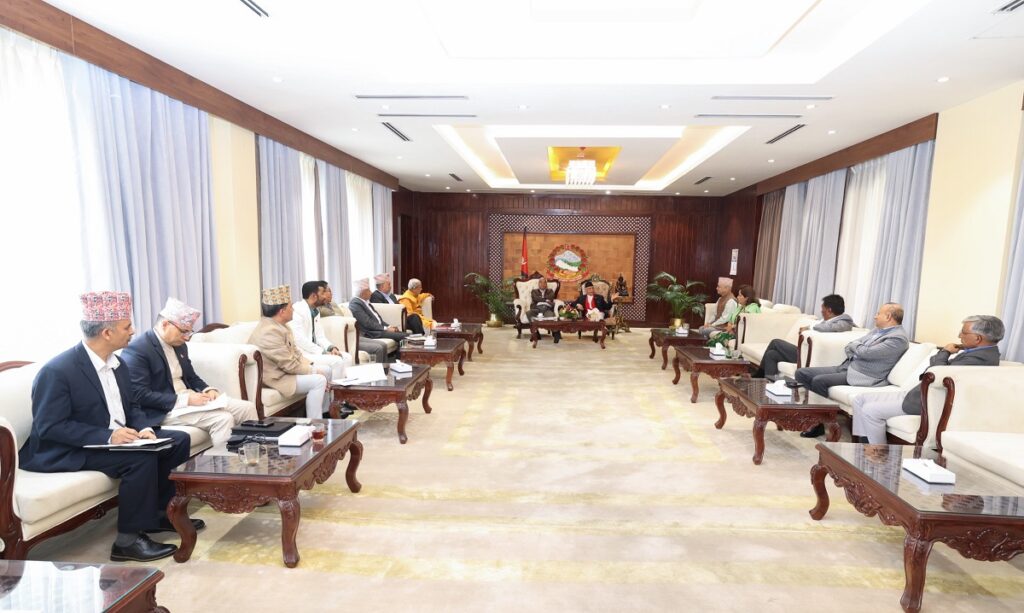 उपसभामुखलाई हटाउने तयारीबीच सिंहदरबारमा सत्ता गठबन्धनको बैठक