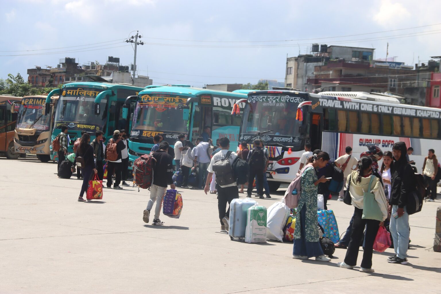 काठमाडौंबाट चाडपर्व मनाउनका लागि पछिल्लो पाँच दिनमा एक लाख ८९ हजार २१८ यात्रु बाहिरिए