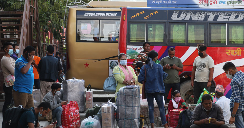 दसैँ मनाउन पछिल्लो २४ घण्टामा १ लाख ११ हजार यात्रु बाहिरिए
