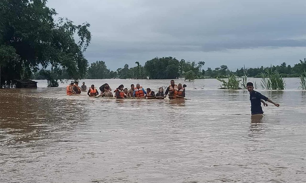 वर्षा गराउने प्रणाली नेपालबाट बाहिरिएसँगै मौसममा सुधार (बिज्ञप्ती सहित)