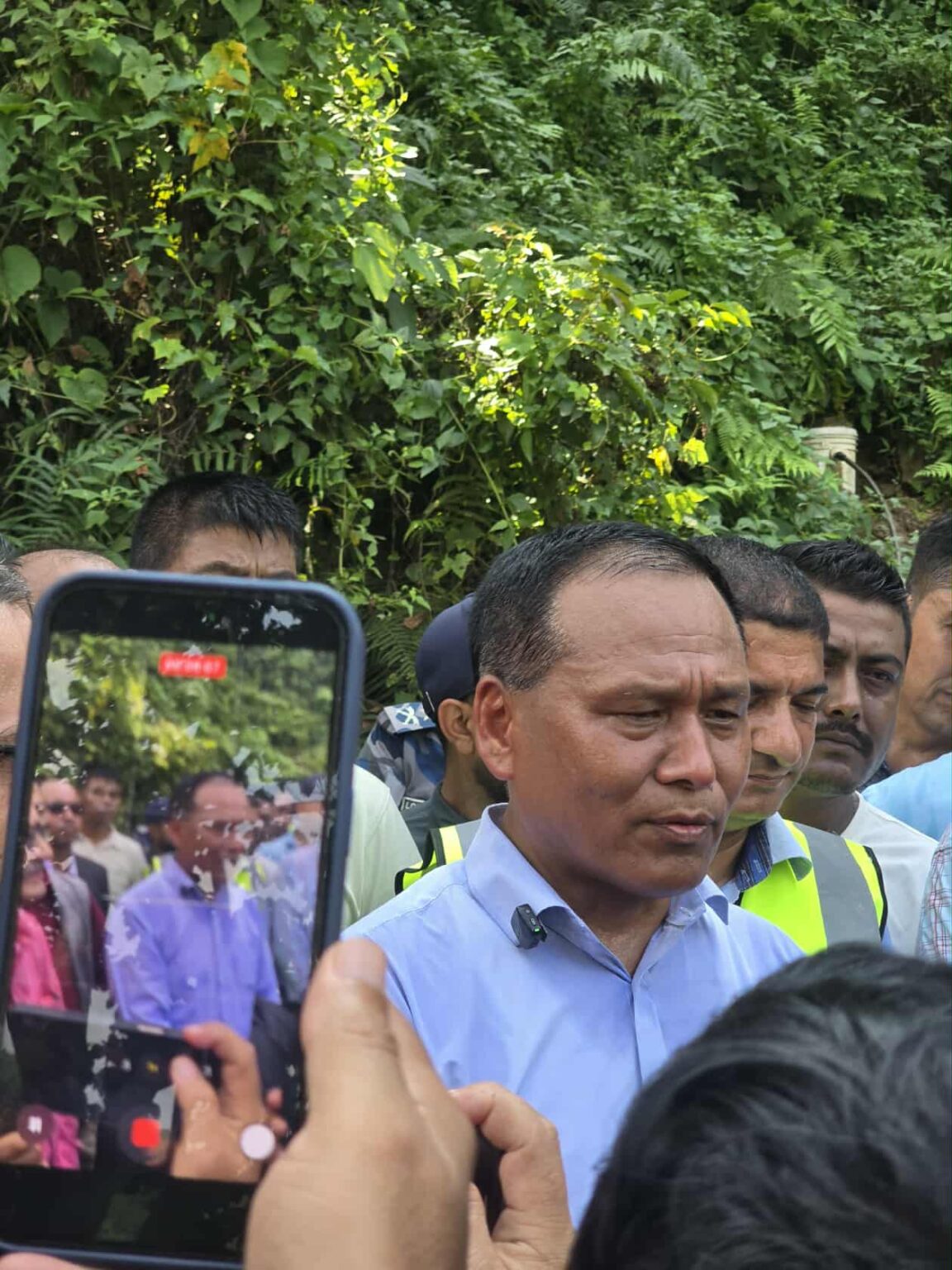 मन्त्री घिसिङद्वारा ईलामपछि झापाका बाढी प्रभावित क्षेत्रको अवलोकन