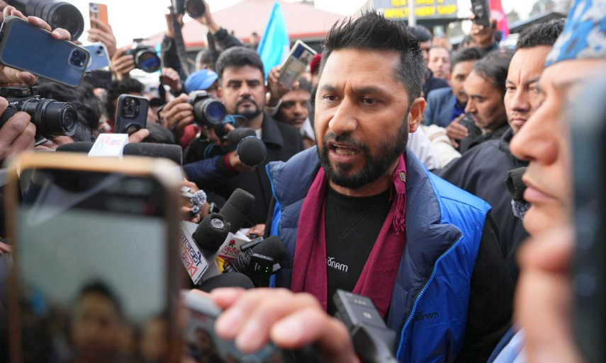 चितवनबाट काठमाण्डौ पुगे रवि, बिमानस्थलवाटै सिधै भेट्न गए जेनजी आन्दोलनका शहीद परिवार