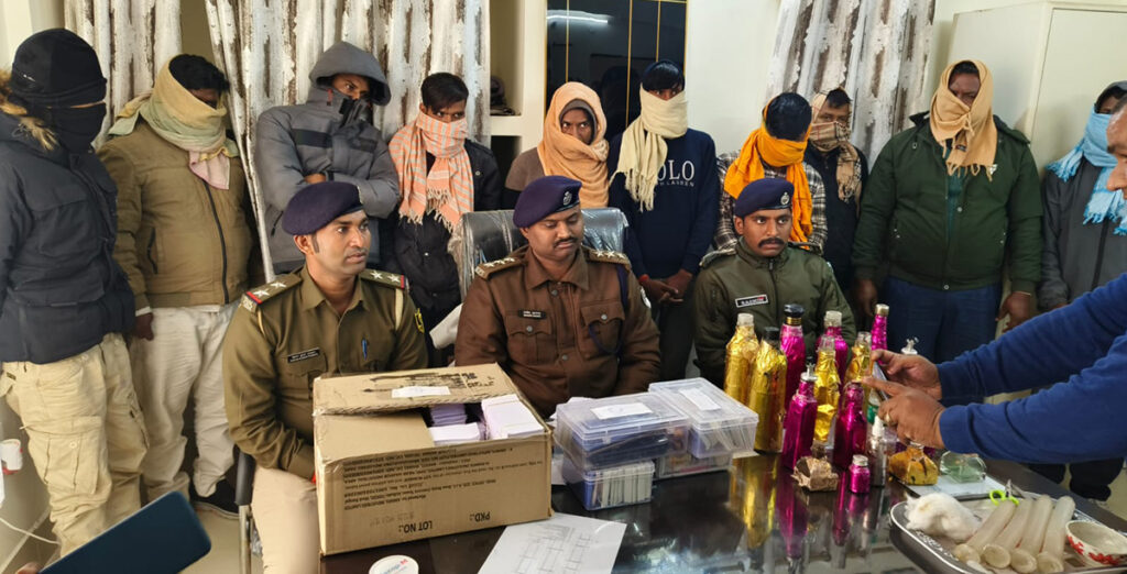 नेपालमा चुनाबका लागि २५ लाख नक्कली नोट भित्रयाउने तयारीमा रहेको गिरोहका १० जना पक्राउ