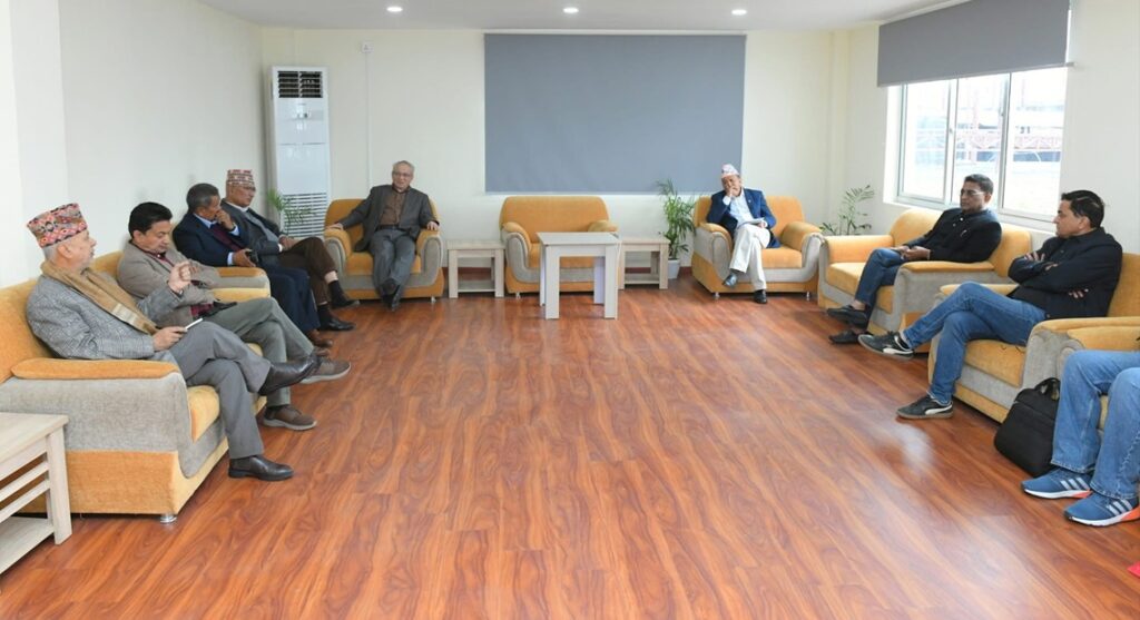 अध्यक्ष ओली पक्राउ सम्बन्धमा छलफल गर्दै एमाले सचिवालय बैठक