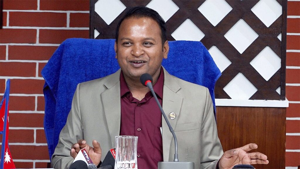 बालेनद्धारा श्रममन्त्री साह पदमुक्त,स्वास्थ्यमन्त्री मेहतालाई सचेत गराईयो