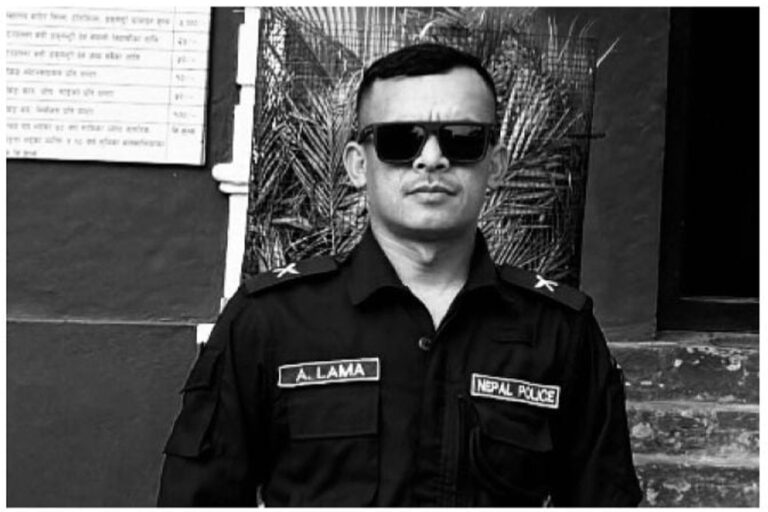 ट्रकको ठक्करबाट रामेछापका इन्स्पेक्टर लामाको निधन