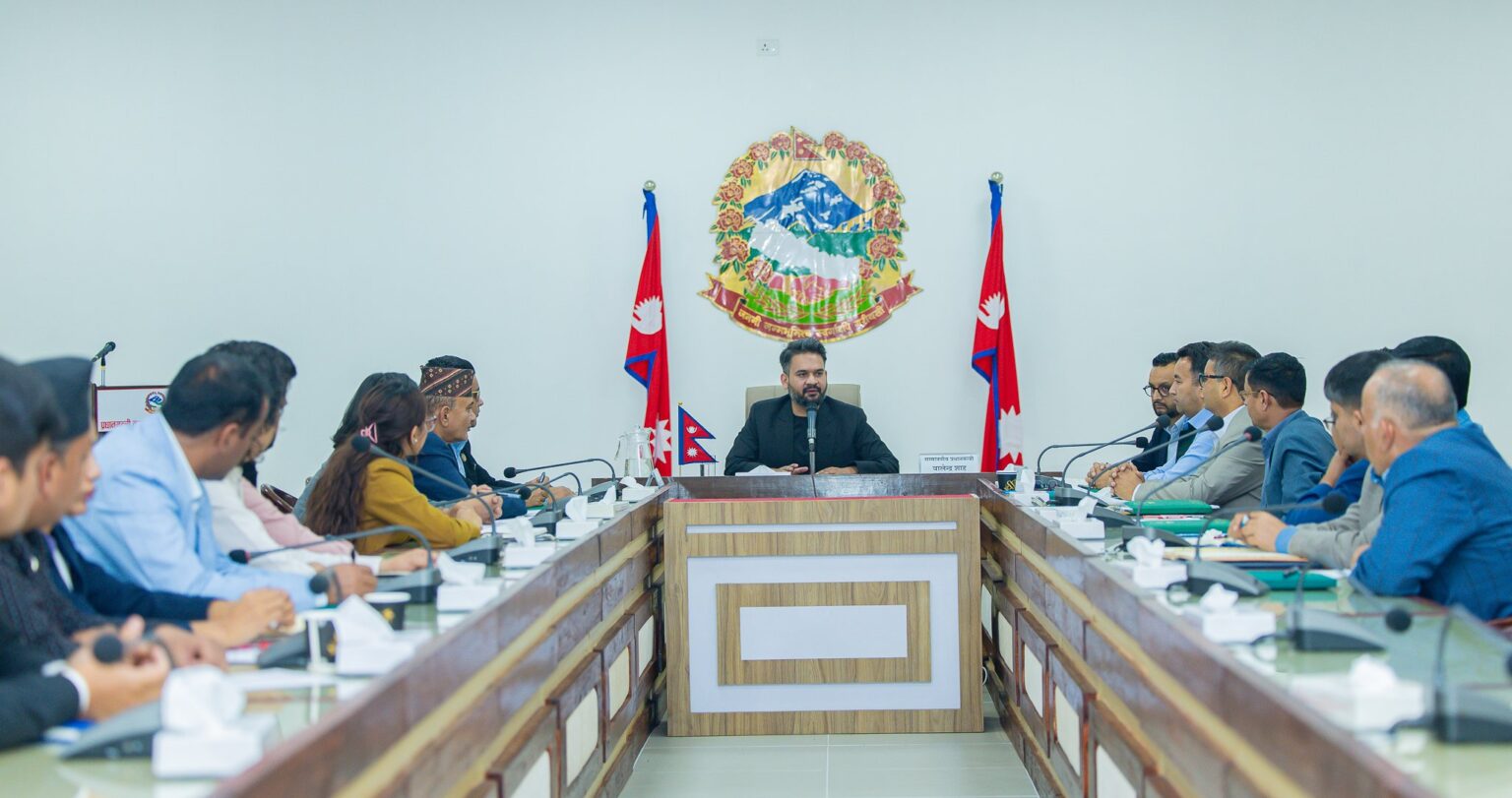 प्रधानमन्त्रीले गरे बागमतीका सांसदसँग छलफल