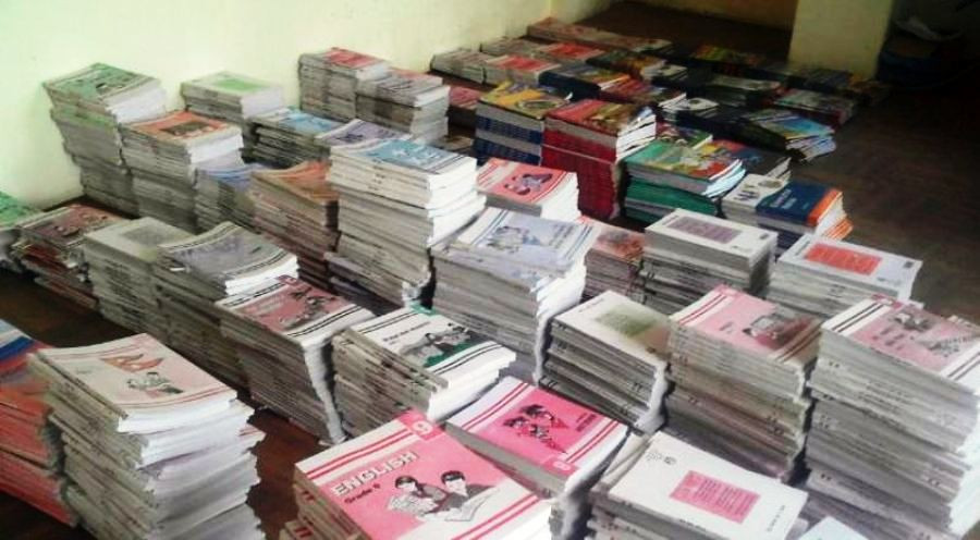 नयाँ शैक्षिक सत्र अगावै पुग्यो कर्णालीमा पाठ्यपुस्तक