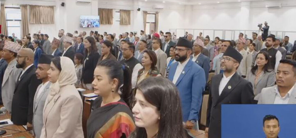 प्रतिपक्षको निरन्तर अवरोधपछि प्रतिनिधि सभा बैठक बिहीबारसम्मको लागि स्थगित
