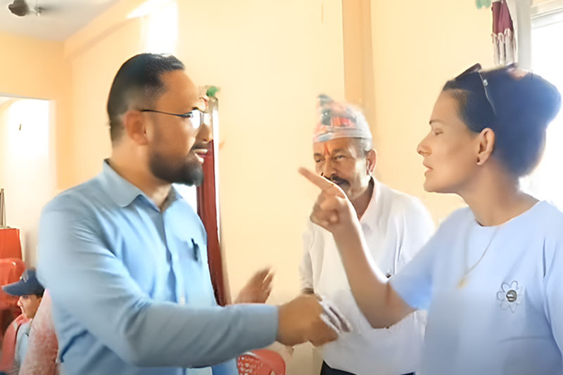 कञ्चनपुरमा वडाध्यक्ष माथि हातपात गरेको आरोपमा पत्रकार कुँवर पक्राउ