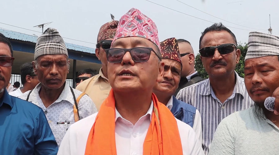 रास्वपा महाधिवेशनमा भाग लिन चितवन पुगे राप्रपा अध्यक्ष लिङ्देन