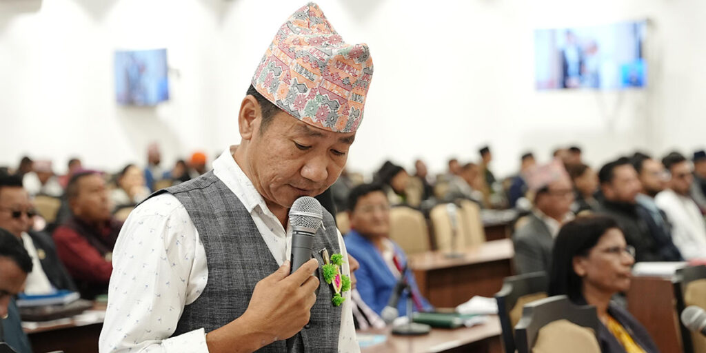 हर्क साम्पाङद्धारा सदनमा रक्षामन्त्री र प्रधानमन्त्रीको खोजी