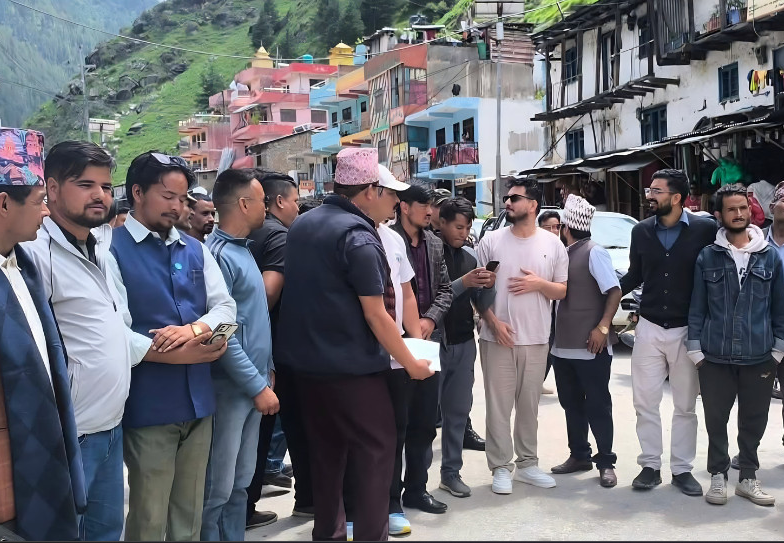 कर्णालीका सडकको वास्तविक अवस्था बुझ्न स्थलगत अनुगमनमा पूर्वाधार विकास मन्त्री लम्साल