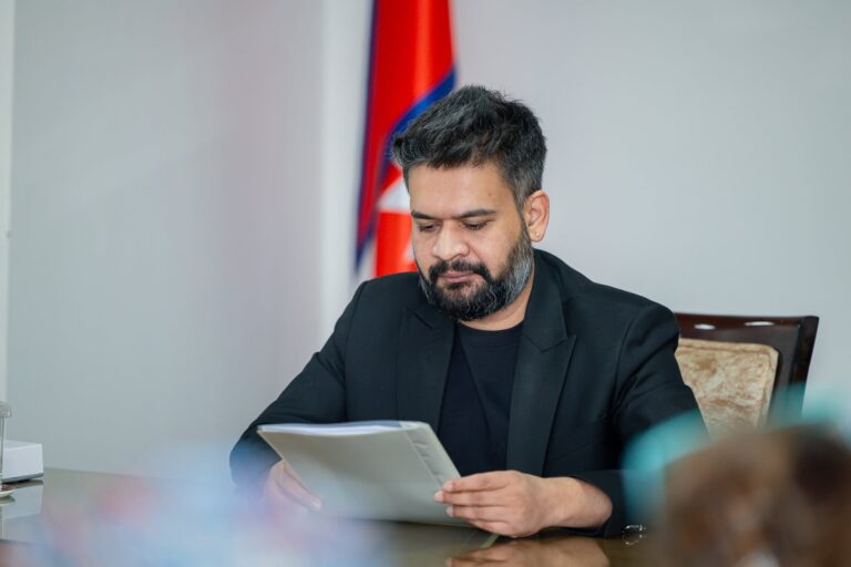 धितोपत्र बजारका समस्या सुल्झाउदै ब्यवसायीका जायज माग पूरा गर्ने प्रधानमन्त्रीको आश्वासन