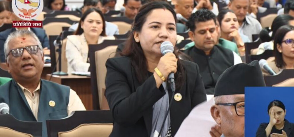 कर्णालीमा मन्त्रीका लागि हेलिकोप्टर पुग्दा नागरिकका लागि अस्पताल पुगेन – बासना थापा
