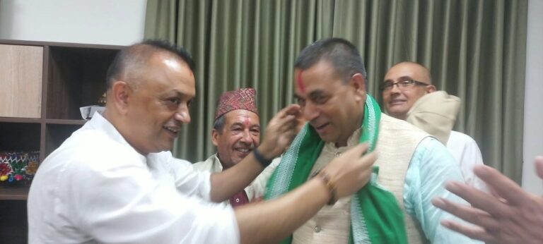 रास्वपाका पूर्व नगर सभापति न्यौपाने कांग्रेसमा प्रवेश