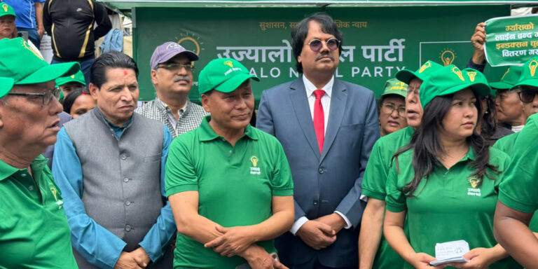 विद्युतमा लगाएको कर खारेज गर्न माग गर्दै हस्ताक्षर अभियान सुरू