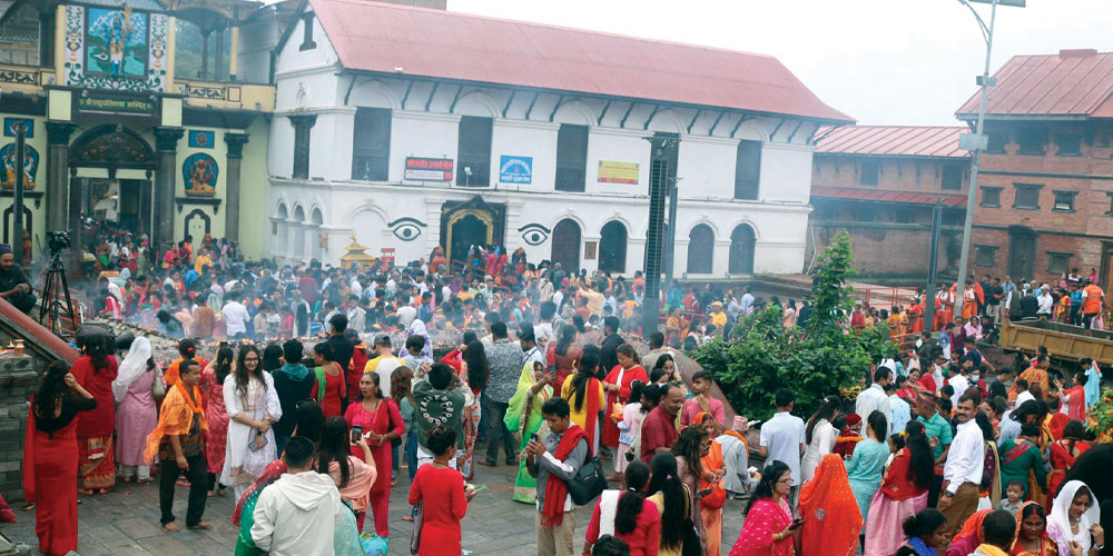 आज साउनको अन्तिम सोमबार देशभरका शिवालयमा भक्तजनको भिड