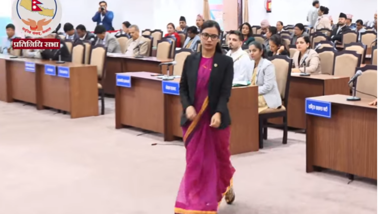 सार्वजनिक पदाधिकारीको पदमुक्तिसम्बन्धी व्यवस्था पुनः ल्याउन विधेयक संसद्मा