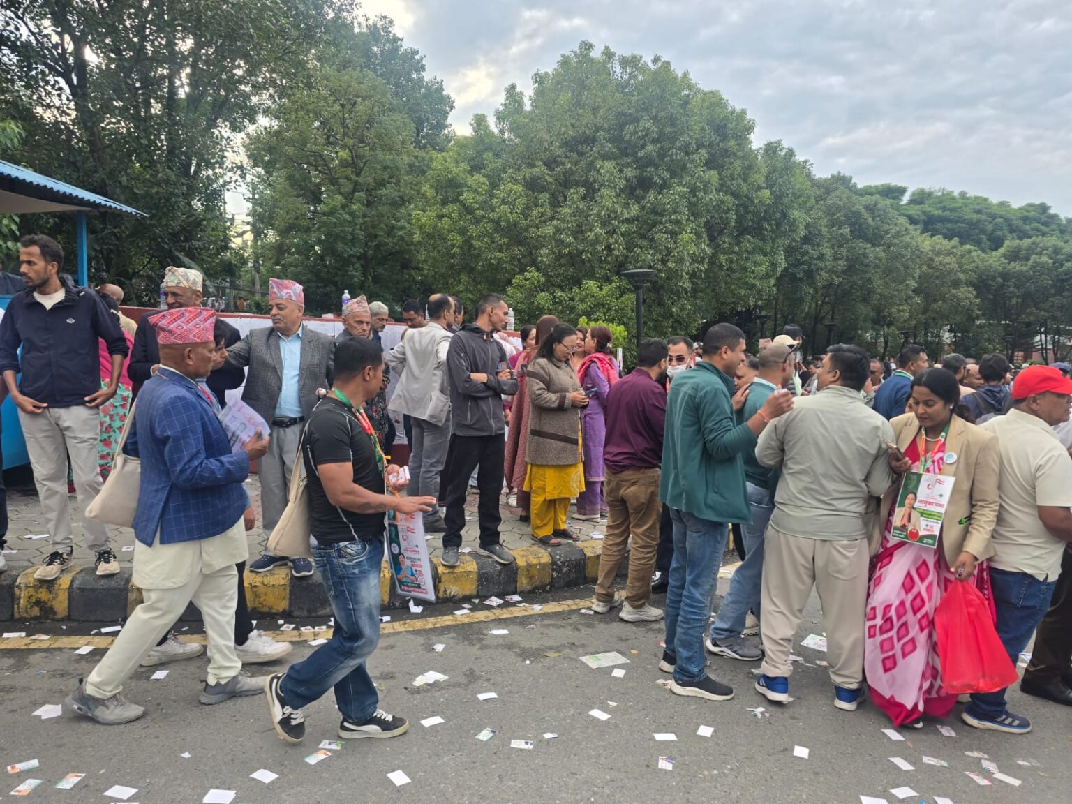 कांग्रेस महाधिवेशनमा मतदानको पर्खाइमा प्रतिनिधिहरू