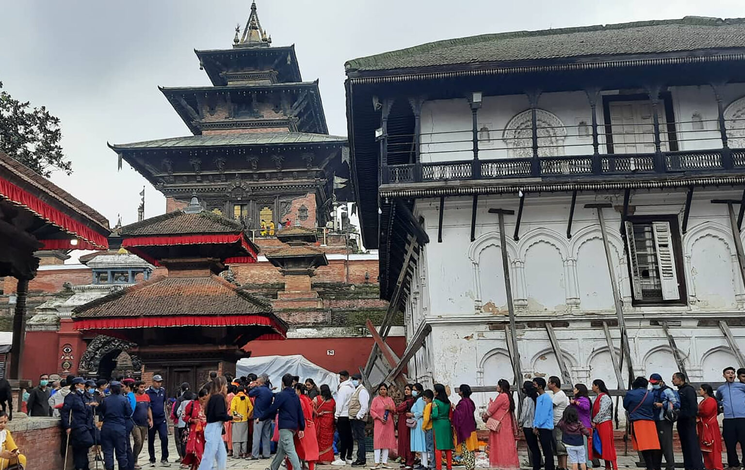 महानवमीका दिन खुल्यो ऐतिहासिक तलेजु भवानीको मन्दिर, दर्शनार्थीको घुइँचो